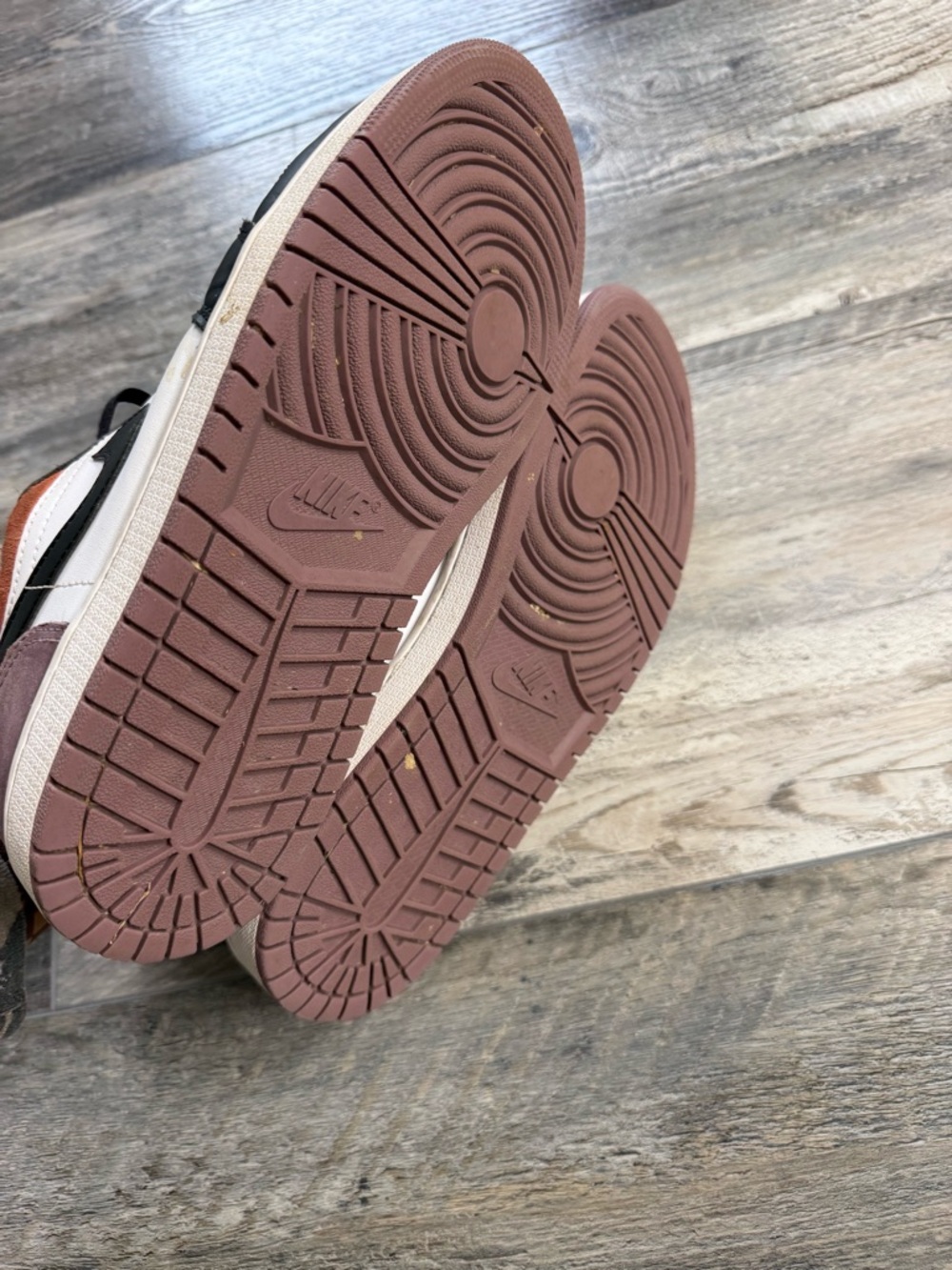 Nike Men's Low-Top Sneakers - Black, White & Mauve - Picture 6 of 6